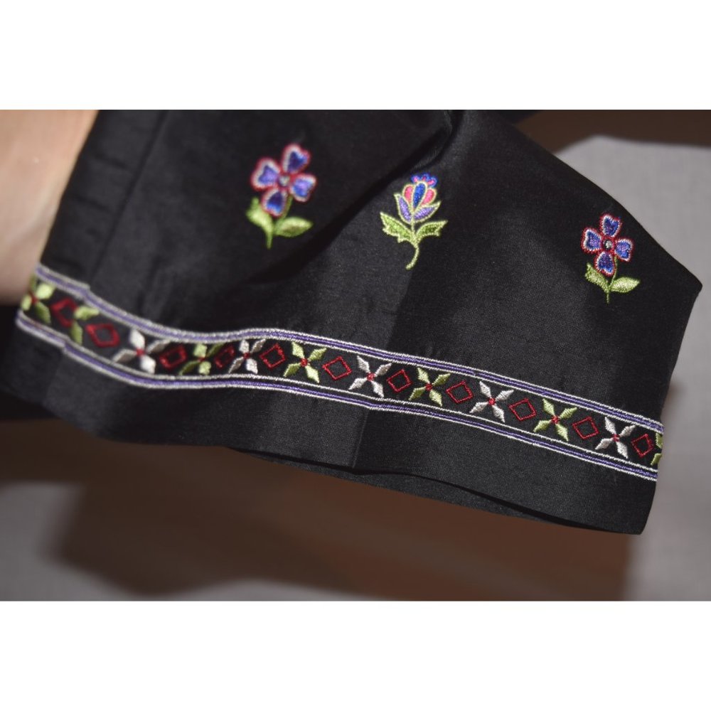 NWOT Talbots Black Embroidered Silk Pants size 16 - Picture 5 of 6